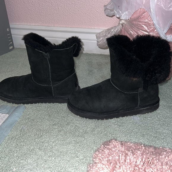 Used Bailey button uggs - Picture 2 of 5